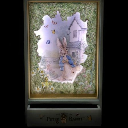 תיבת נגינה מוארת - פיטר הארנב גינה